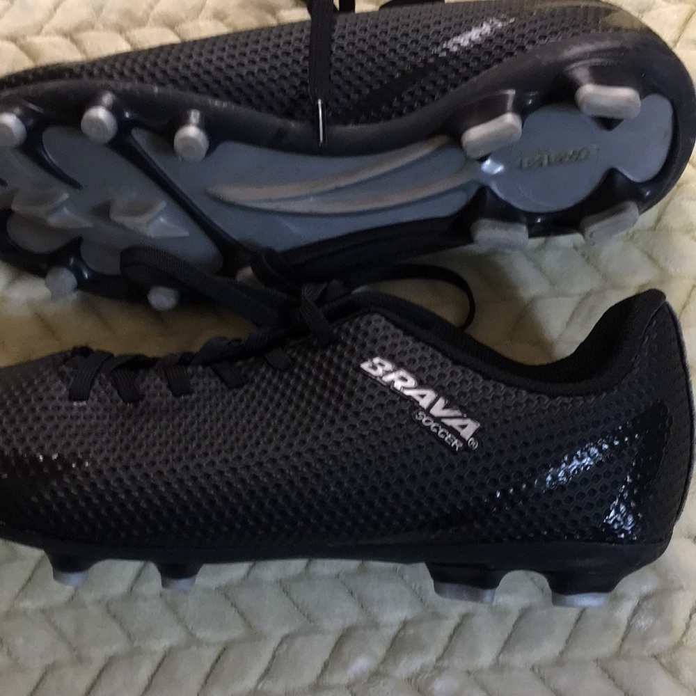 Men size 10D black Brava Soccer Shoes - Picture 2 of 6